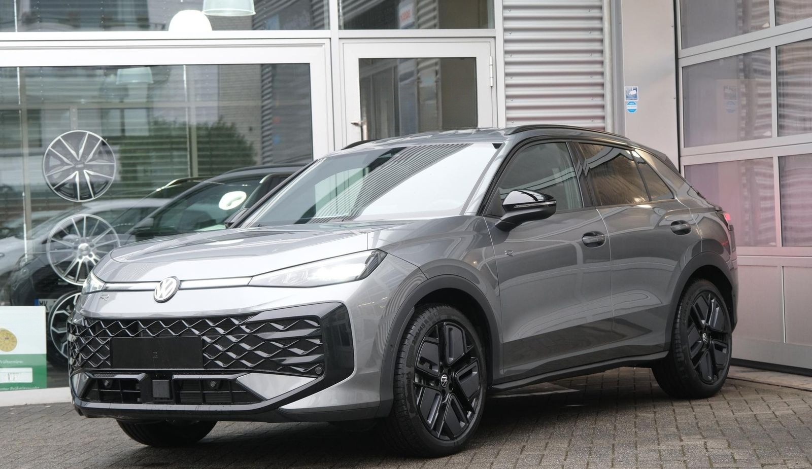 Volkswagen T-Roc 1.5 eTSI DSG R-Line AHK Matrix Black Pa... foto 2