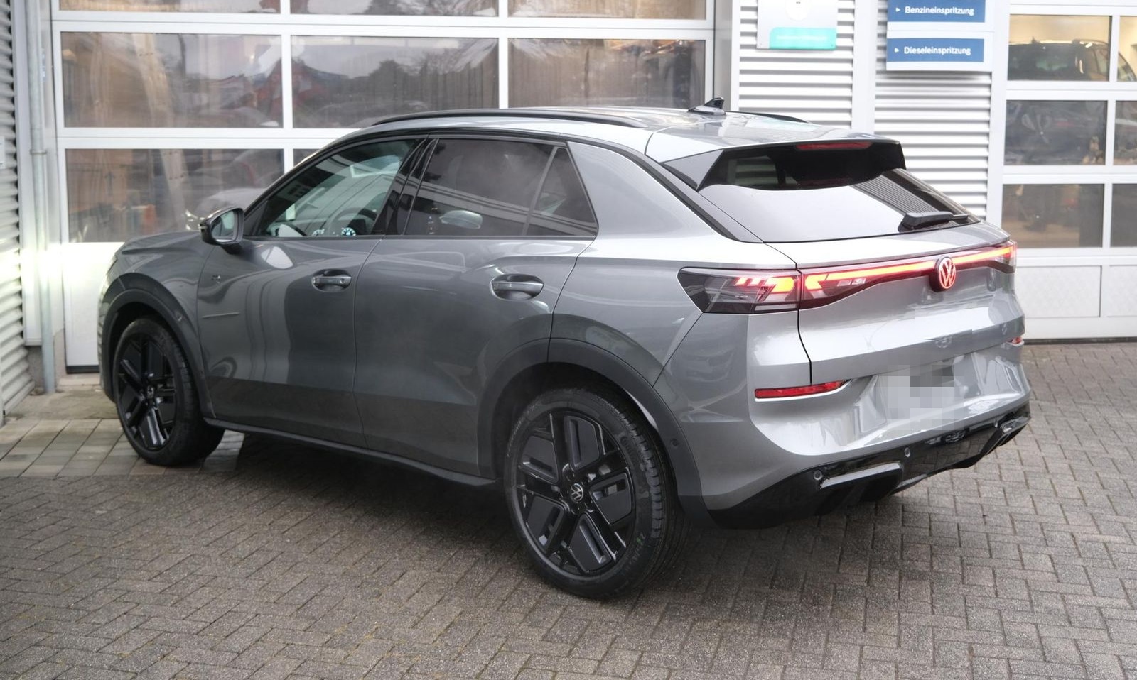 Volkswagen T-Roc 1.5 eTSI DSG R-Line AHK Matrix Black Pa... foto 20
