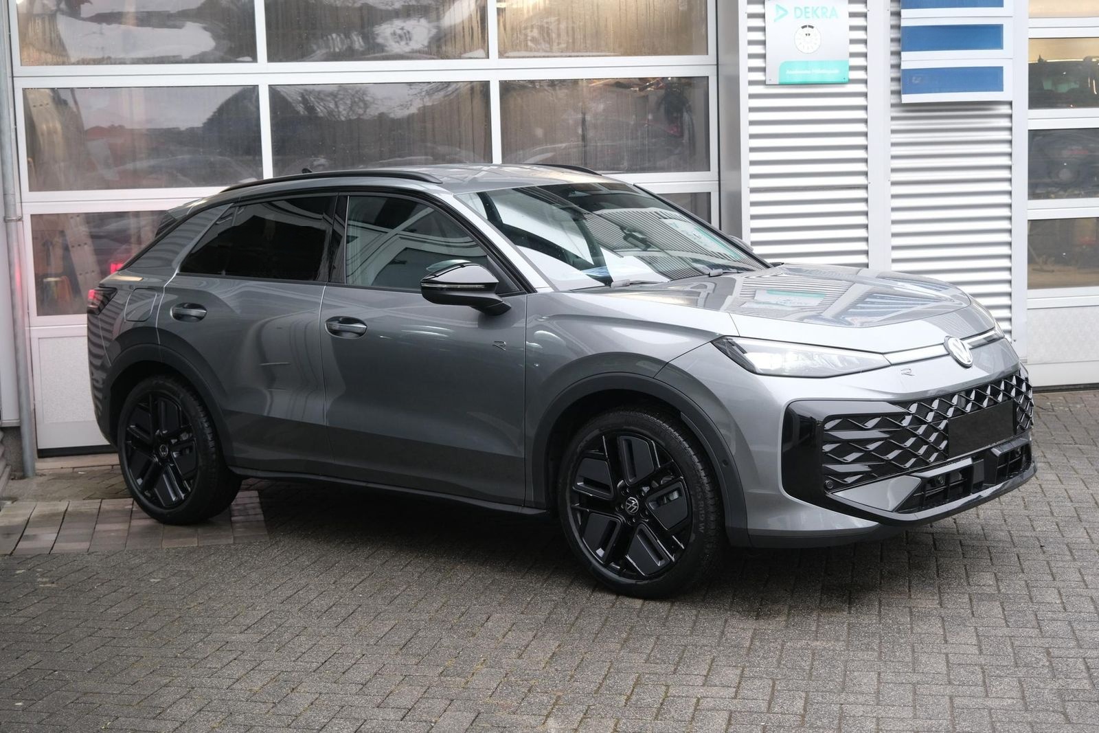 Volkswagen T-Roc 1.5 eTSI DSG R-Line AHK Matrix Black Pa... foto 3
