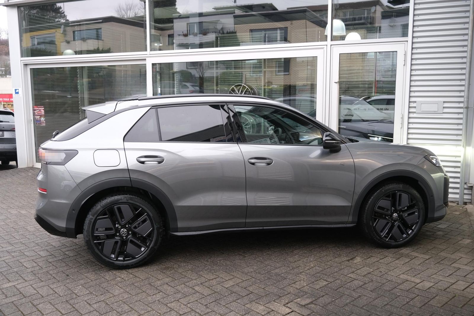 Volkswagen T-Roc 1.5 eTSI DSG R-Line AHK Matrix Black Pa... foto 23