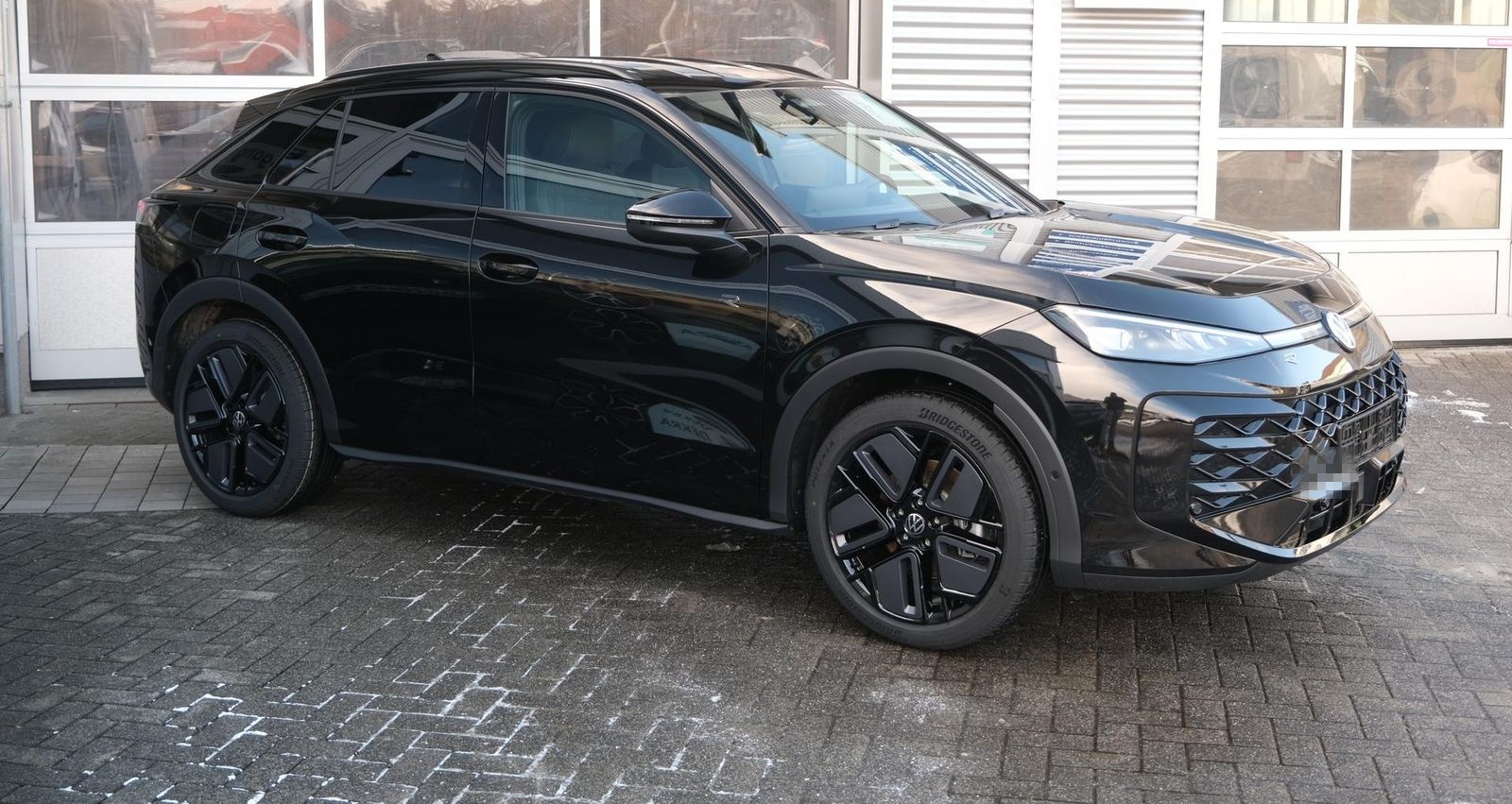 Volkswagen T-Roc 1.5 eTSI DSG R-Line AHK Matrix Black Pa... foto 4