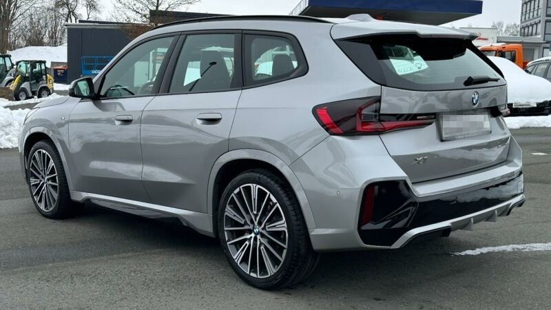 BMW X1 sDrive20i M Sportpaket ACC 360 HUD AHK H/K foto 5