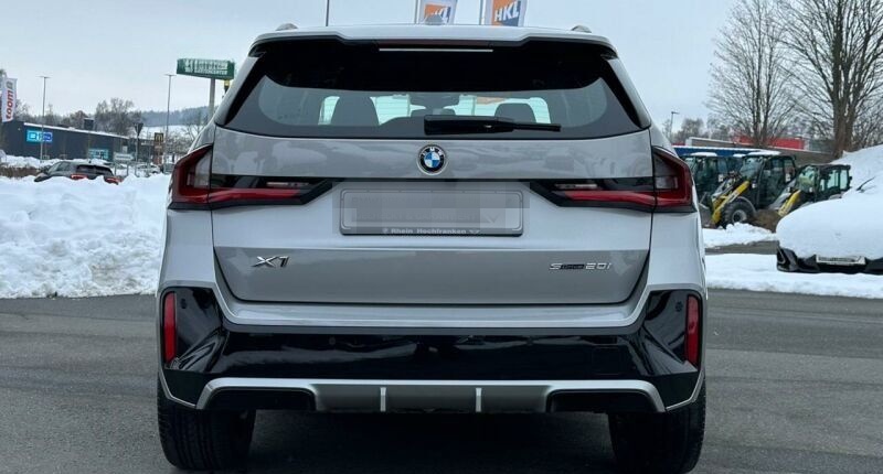 BMW X1 sDrive20i M Sportpaket ACC 360 HUD AHK H/K foto 8