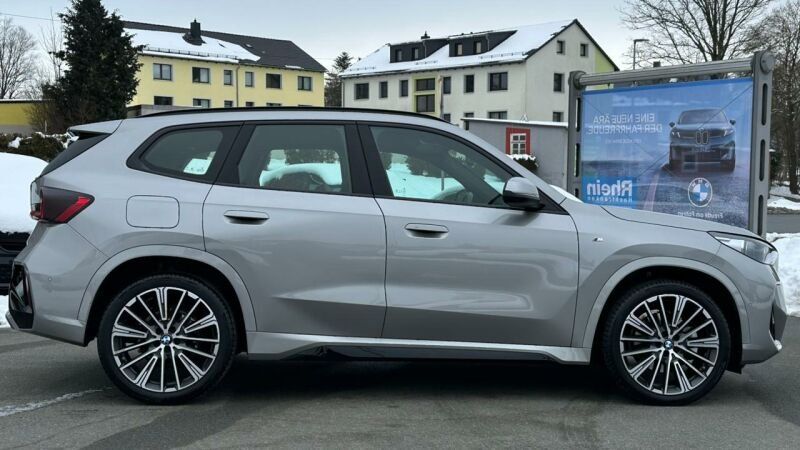 BMW X1 sDrive20i M Sportpaket ACC 360 HUD AHK H/K foto 9
