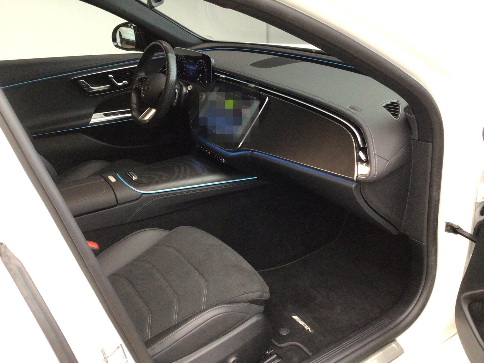 Mercedes-Benz E 300 de 4M T AMG PLUS/Pano/Airmatic/AHK/Night foto 11