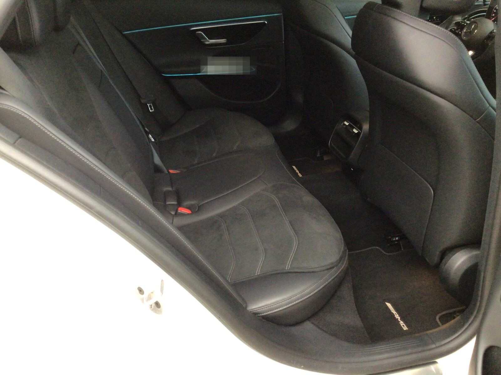 Mercedes-Benz E 300 de 4M T AMG PLUS/Pano/Airmatic/AHK/Night foto 12