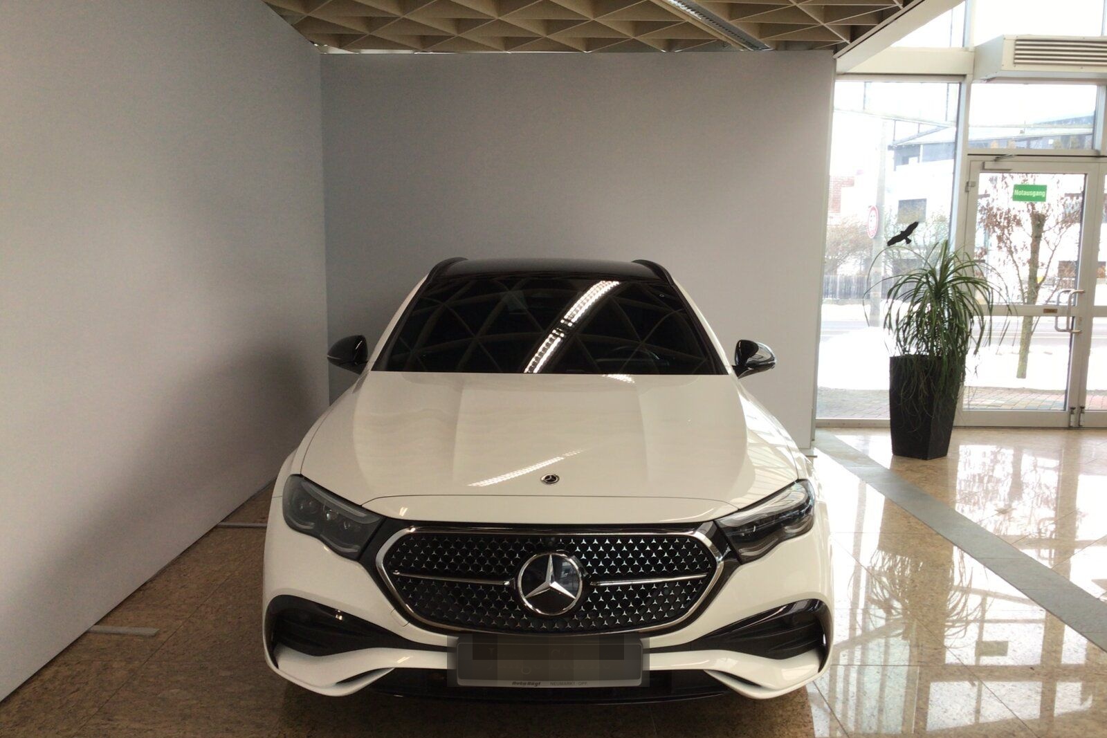Mercedes-Benz E 300 de 4M T AMG PLUS/Pano/Airmatic/AHK/Night foto 3