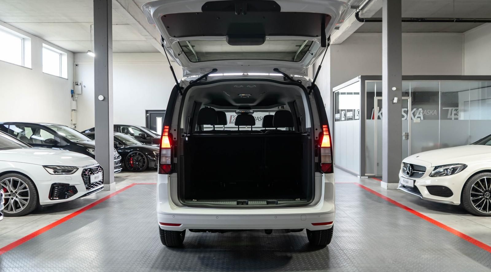 Volkswagen Caddy 1.5 TSI AHK SHZ RFK VIRTUAL 2x Schiebetür foto 12