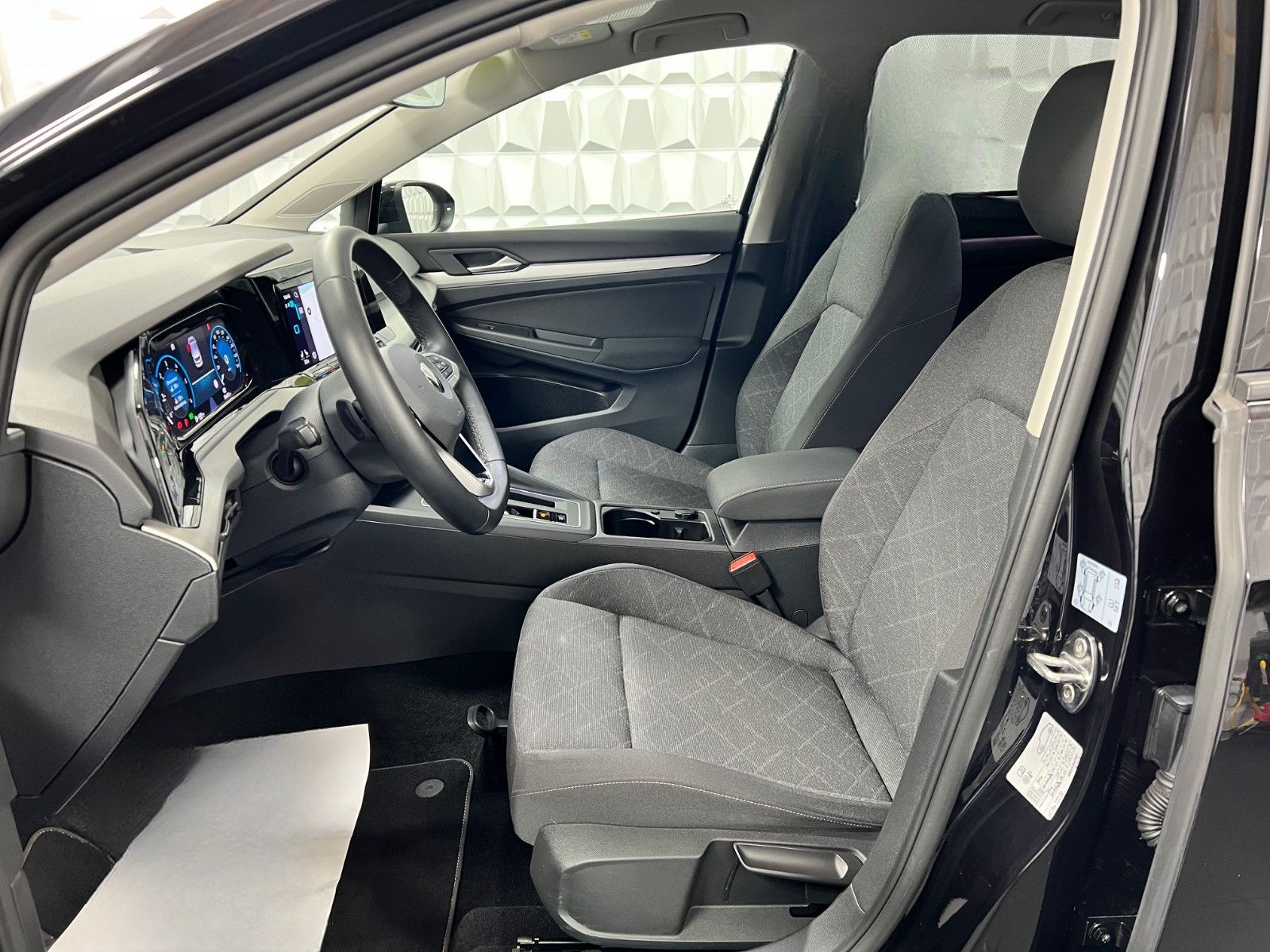 Volkswagen Golf VIII Lim. Life/DAB+/NAV/LED+/KESSY/AppCon foto 12