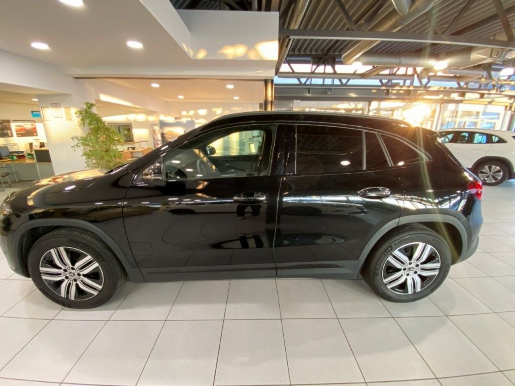 Mercedes-Benz EQA 300 4M Electric Art Adv+ FAP Distronic Night foto 3