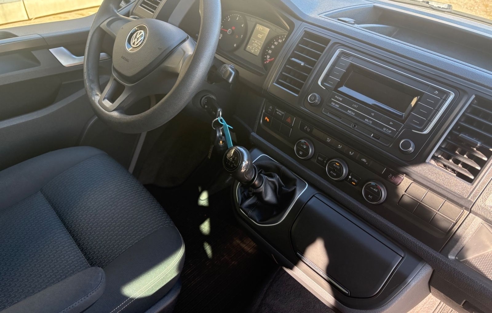 Volkswagen T6 2.0 TDI Bus Multivan // Standheizung // foto 11