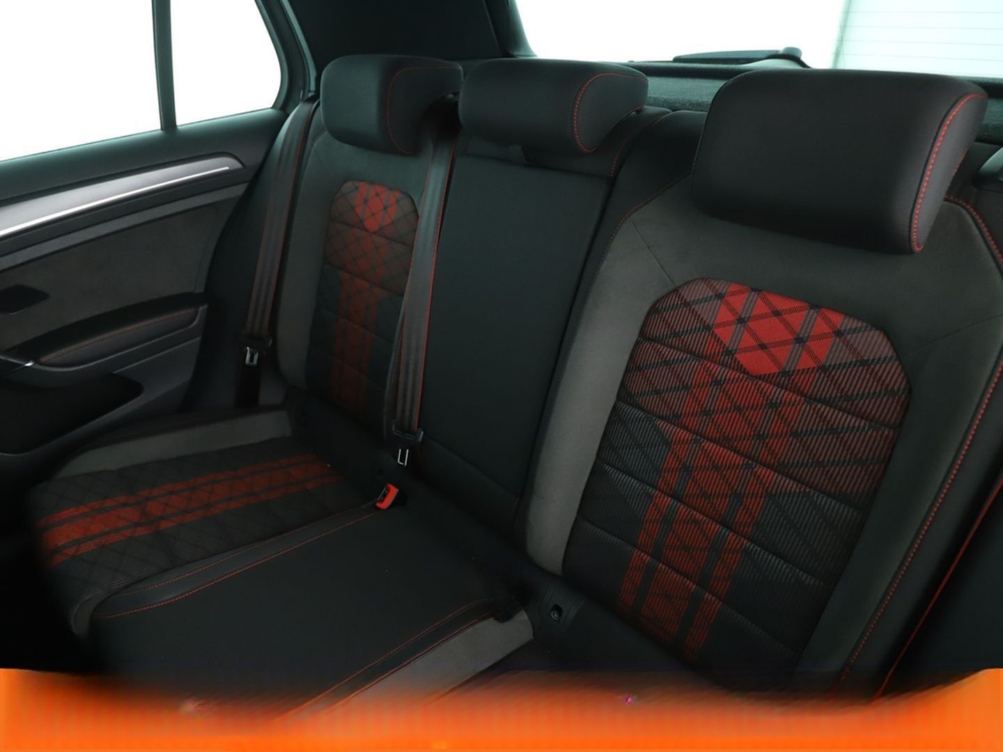 Volkswagen Golf VII 2.0 TSI GTI TCR Aut.*DYNAUDIO*LED*PDC* foto 16