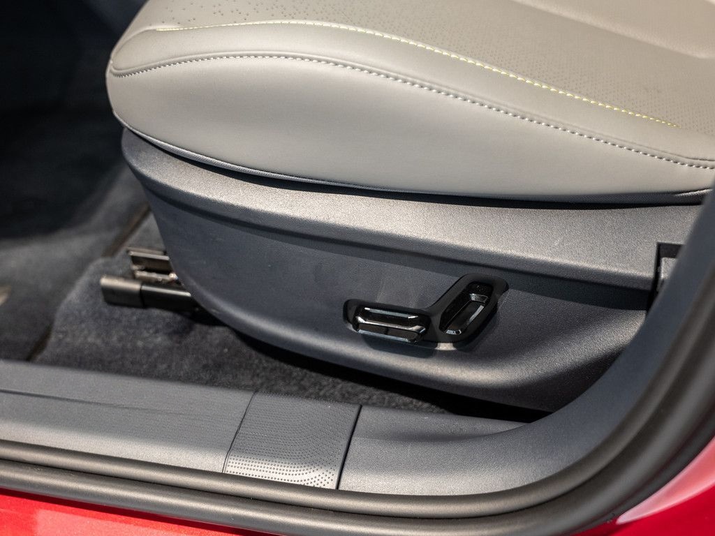 Lynk&Co 02 More KAMERA H/K NAVI W-LAN ACC LED PANO 360° foto 18