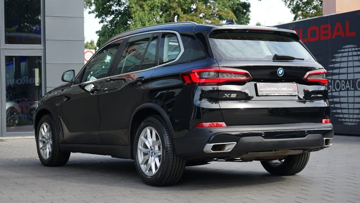 BMW X5 xDRIVE 45e PLUG-IN PANO LED AHK ACC foto 2