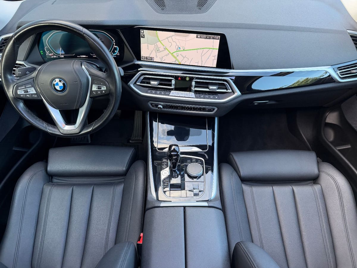 BMW X5 xDRIVE 45e PLUG-IN PANO LED AHK ACC foto 4