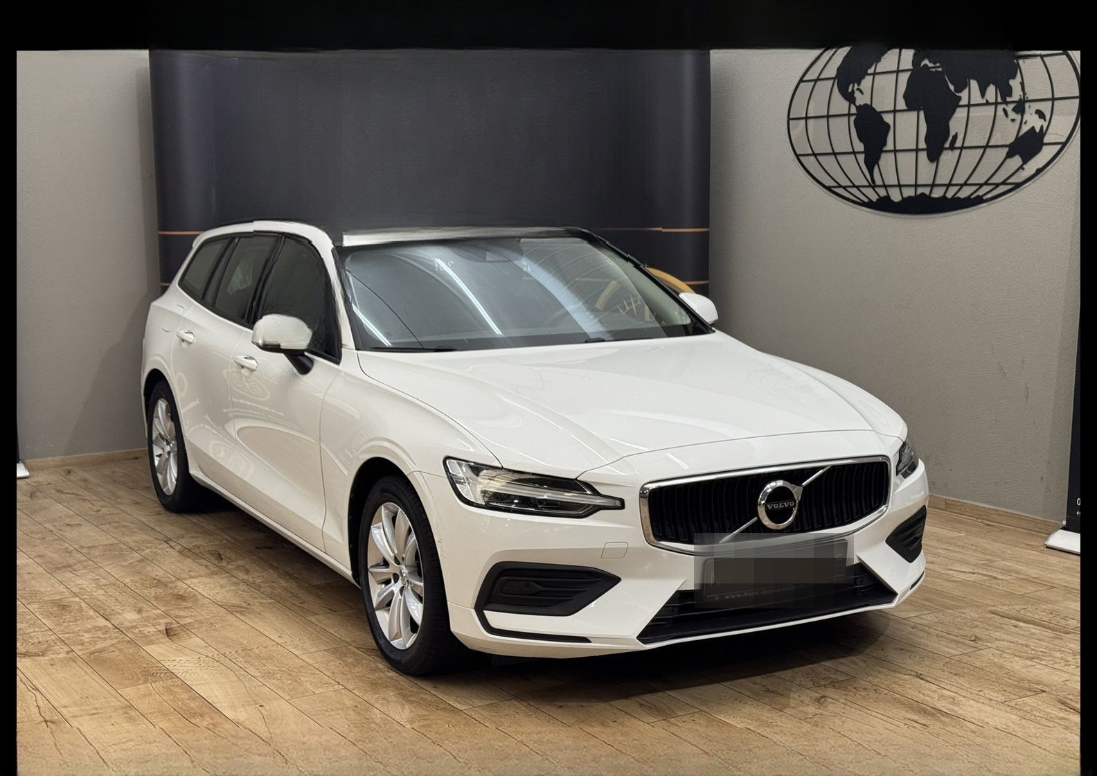 Volvo V60 Kombi B3 B Momentum *LED*Navi*Kamera*SHZ*17Z foto 2