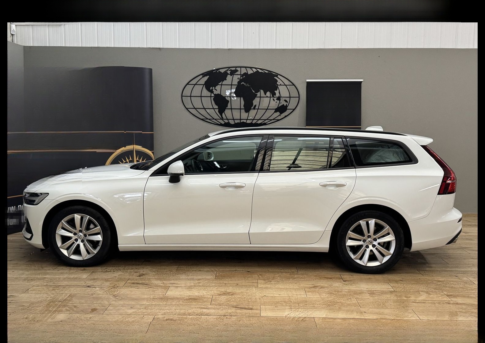 Volvo V60 Kombi B3 B Momentum *LED*Navi*Kamera*SHZ*17Z foto 5