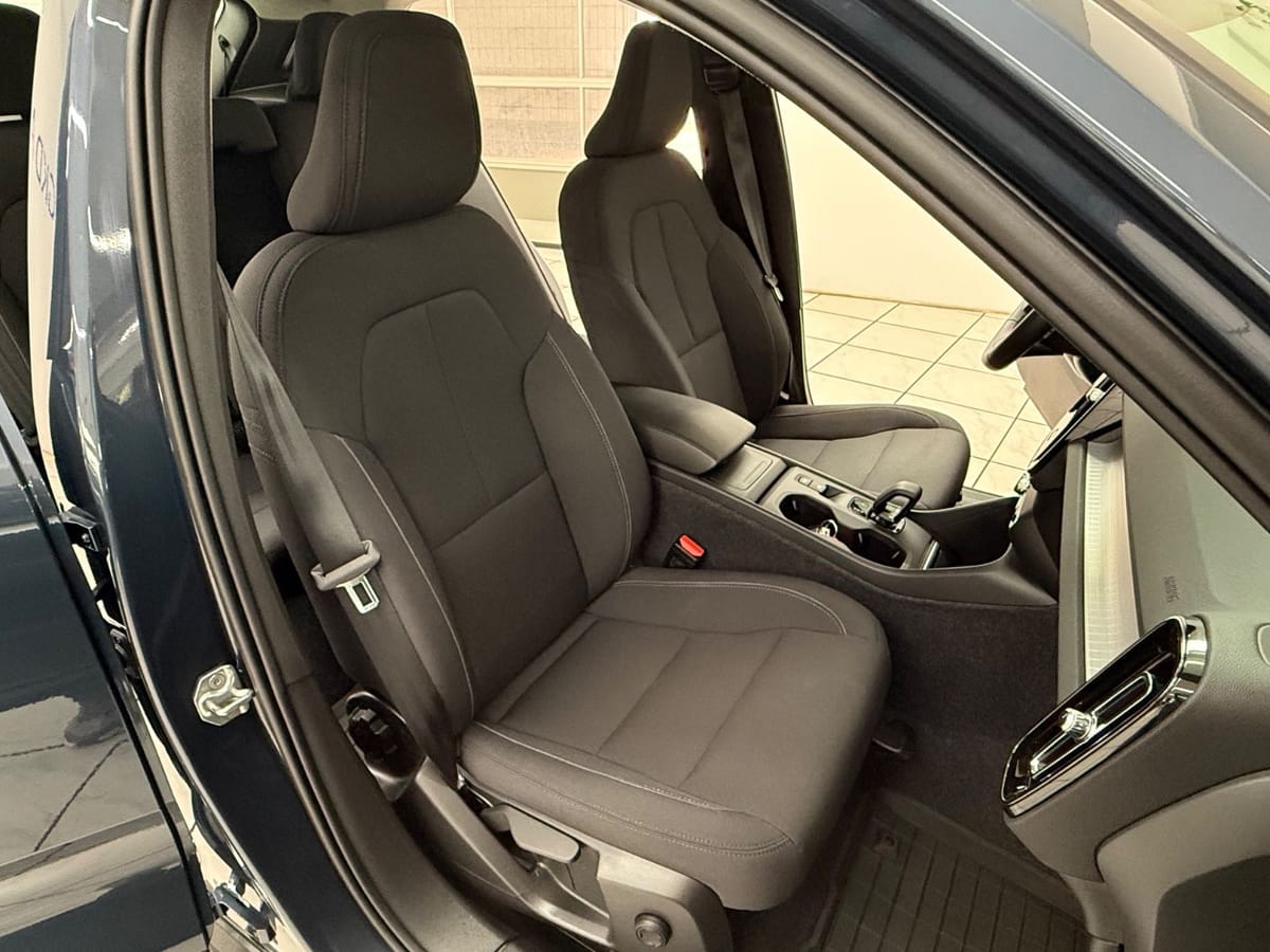 Volvo XC40 Momentum Pro 2WD Navi Carplay Kamera foto 12