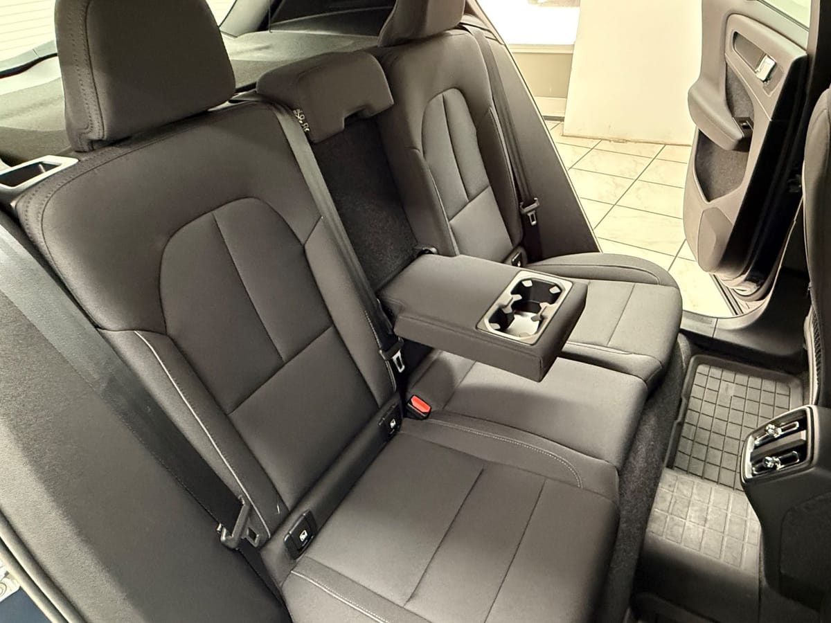 Volvo XC40 Momentum Pro 2WD Navi Carplay Kamera foto 13