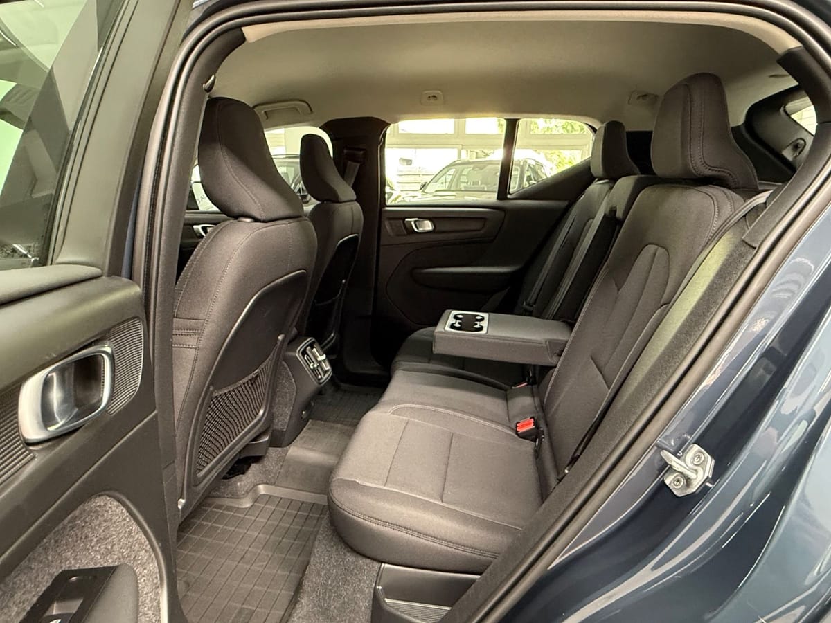 Volvo XC40 Momentum Pro 2WD Navi Carplay Kamera foto 15