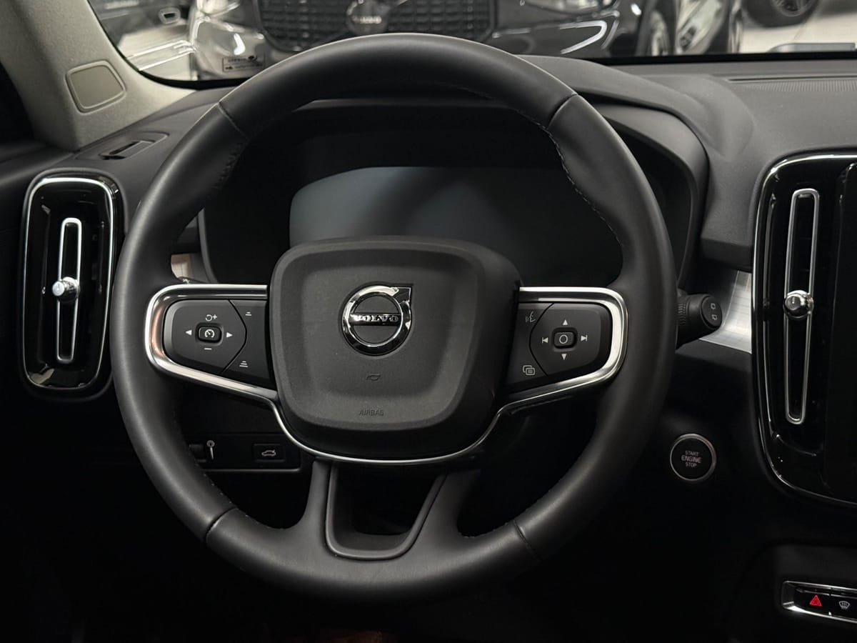 Volvo XC40 Momentum Pro 2WD Navi Carplay Kamera foto 17