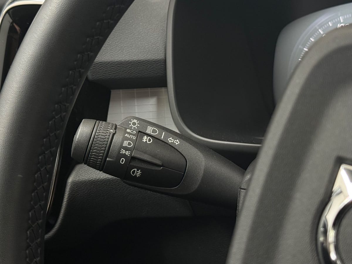Volvo XC40 Momentum Pro 2WD Navi Carplay Kamera foto 21
