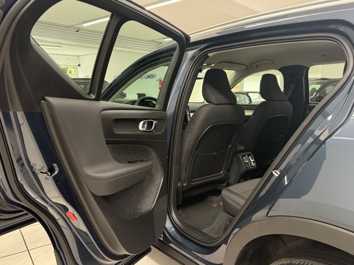 Volvo XC40 Momentum Pro 2WD Navi Carplay Kamera foto 7