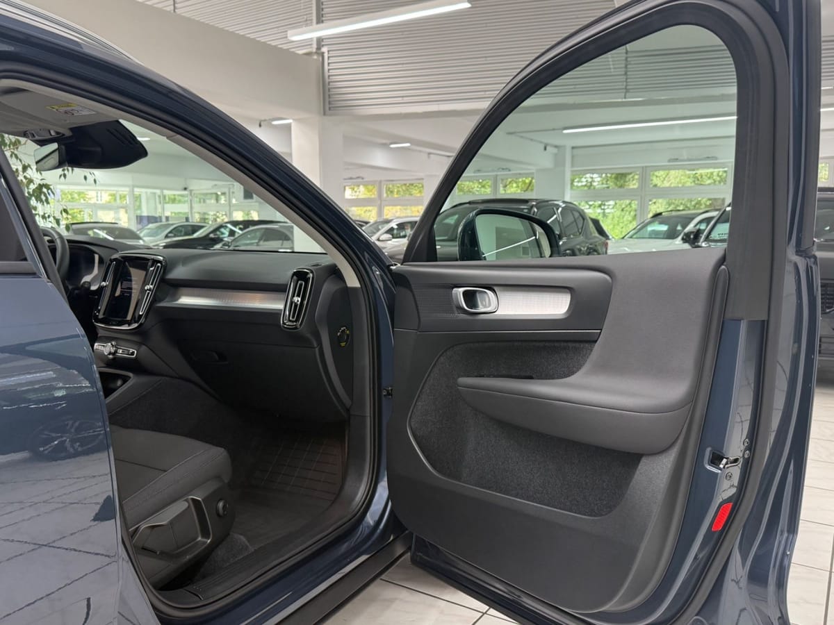 Volvo XC40 Momentum Pro 2WD Navi Carplay Kamera foto 8