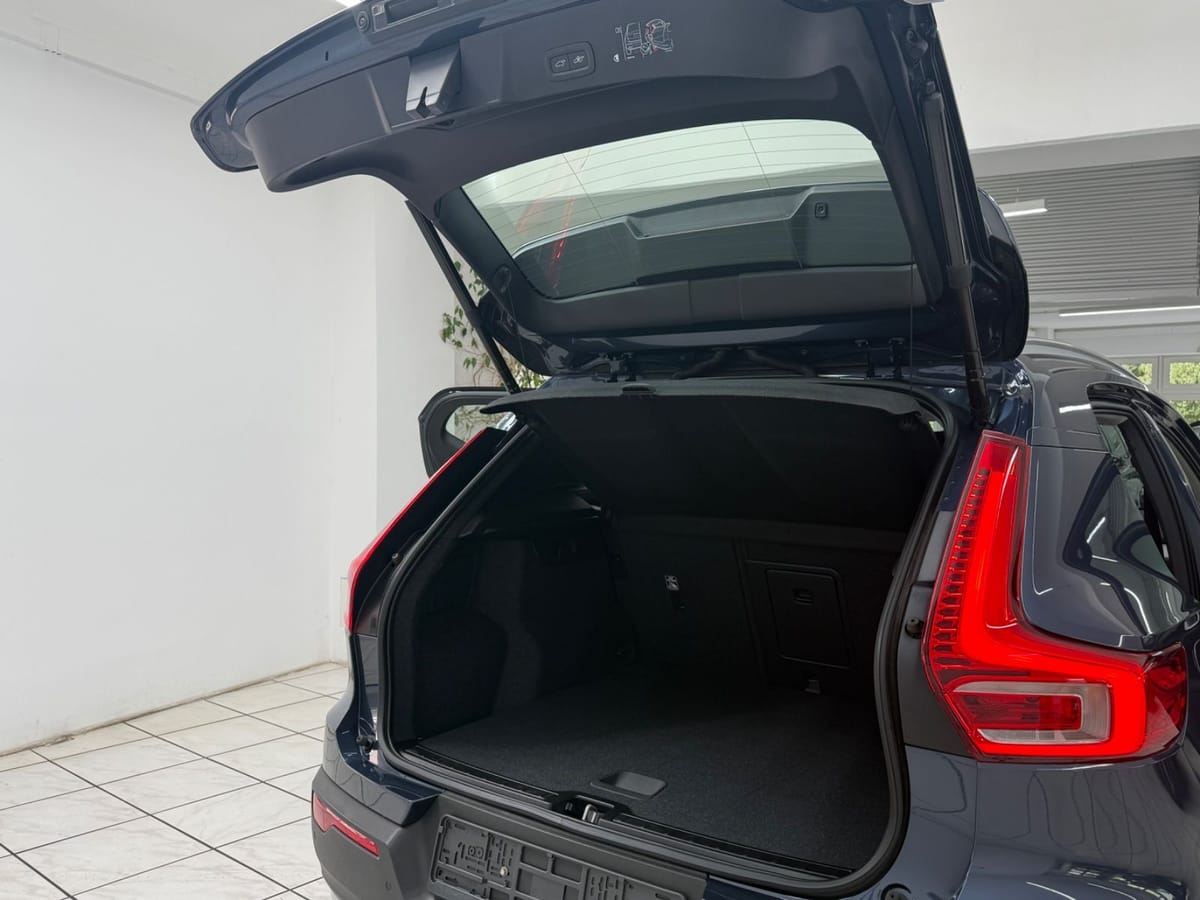 Volvo XC40 Momentum Pro 2WD Navi Carplay Kamera foto 10