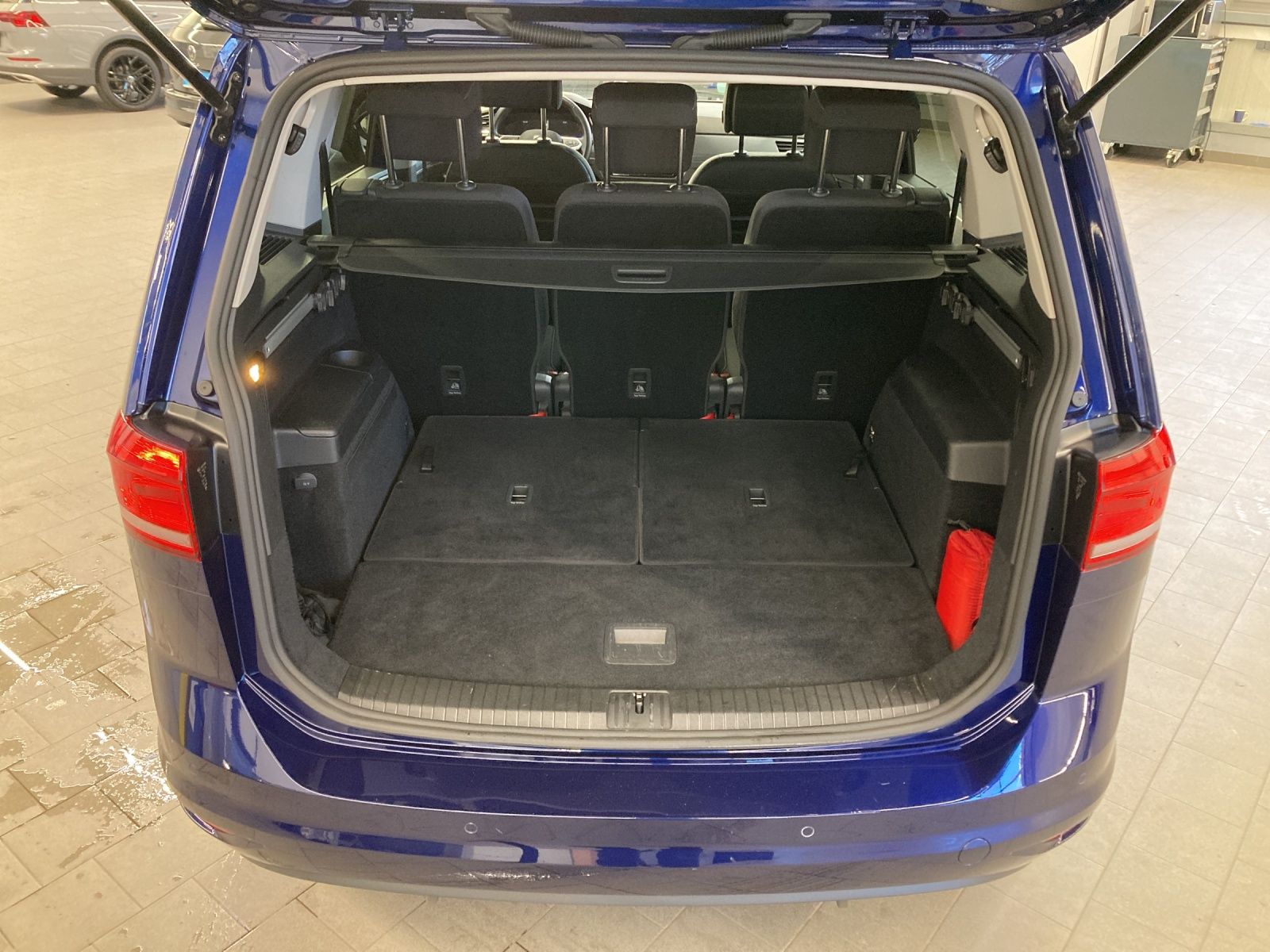 Volkswagen Touran TSI DSG Active 7-Si. ACC Kamera Navi AHK foto 18