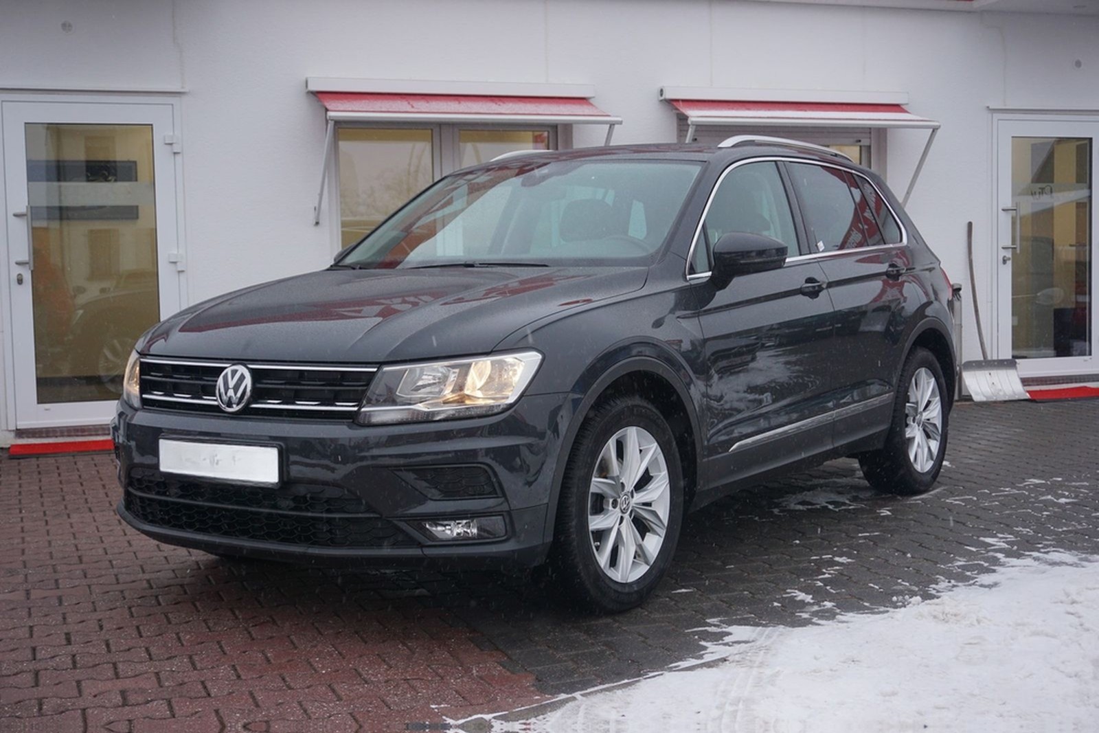 Volkswagen Tiguan 1.5 TSI Comfortline DSG Panorama ACC PDC foto 2