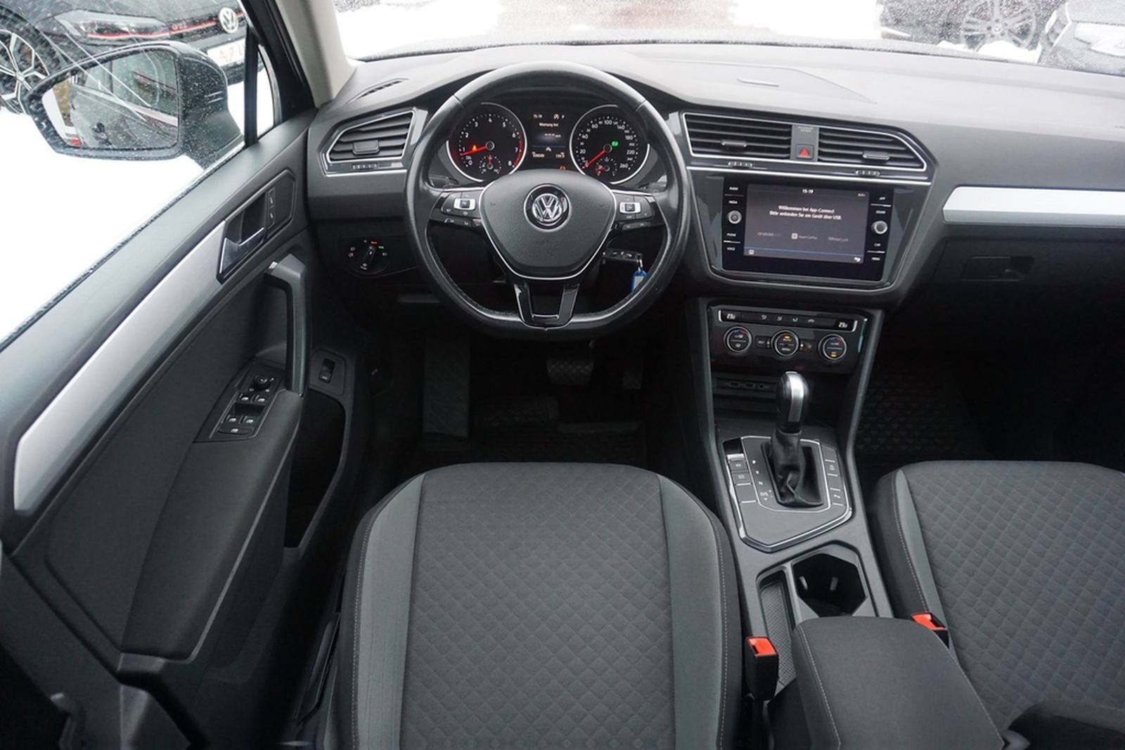 Volkswagen Tiguan 1.5 TSI Comfortline DSG Panorama ACC PDC foto 9