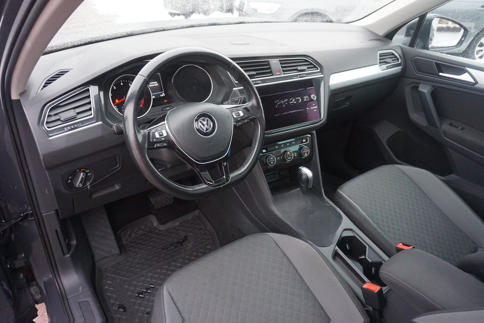 Volkswagen Tiguan 1.5 TSI Comfortline DSG Panorama ACC PDC foto 10