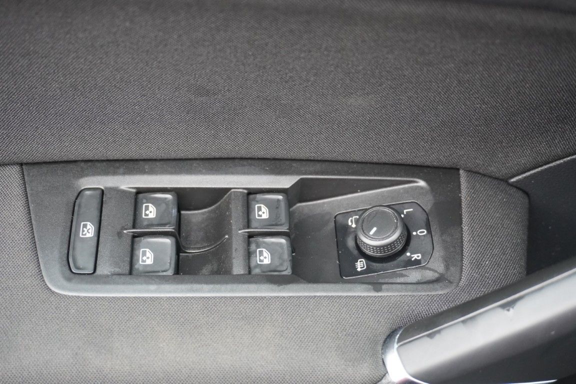 Volkswagen Touran 1.5 TSI DSG R-line LED Navi ACC Kamera foto 31