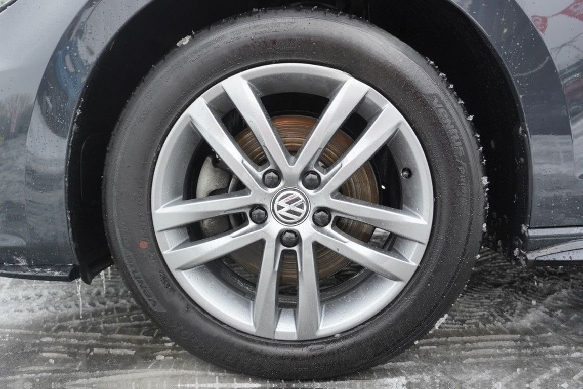 Volkswagen Touran 1.5 TSI DSG R-line LED Navi ACC Kamera foto 32