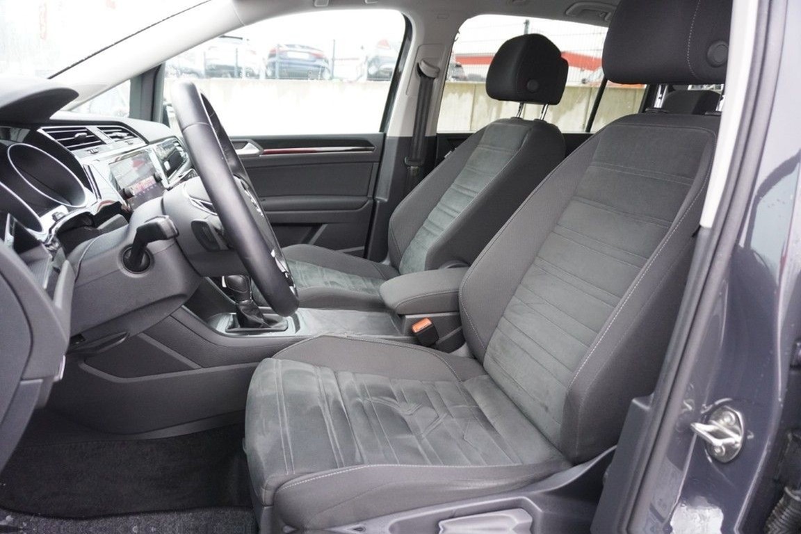 Volkswagen Touran 1.5 TSI DSG R-line LED Navi ACC Kamera foto 9