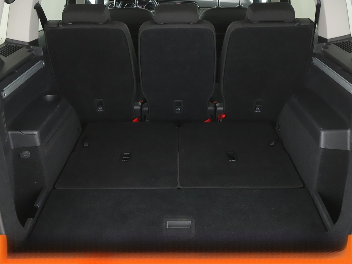 Volkswagen Touran 1.5 TSI ACT IQ.DRIVE Aut.*NAVI*ACC*PANO* foto 18