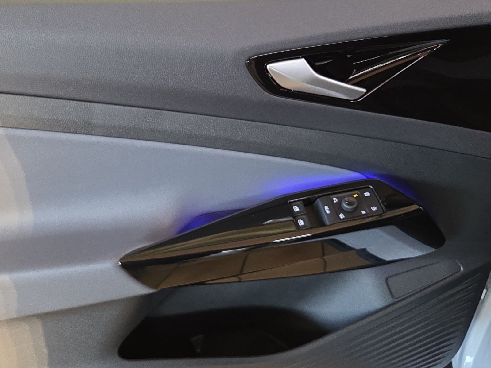Volkswagen ID.5 Pure mit Infotainment-Paket  AHK Standheiz  foto 6