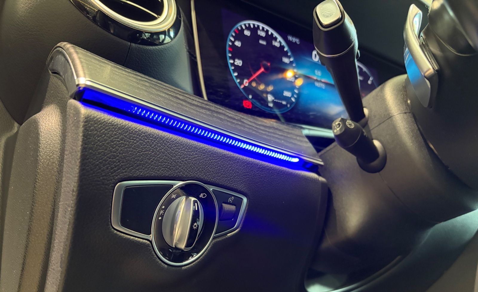 Mercedes-Benz E 400 d 4M T+AMG+AIR+HEADUP+DISTRO+BURM+AHK+360 foto 17