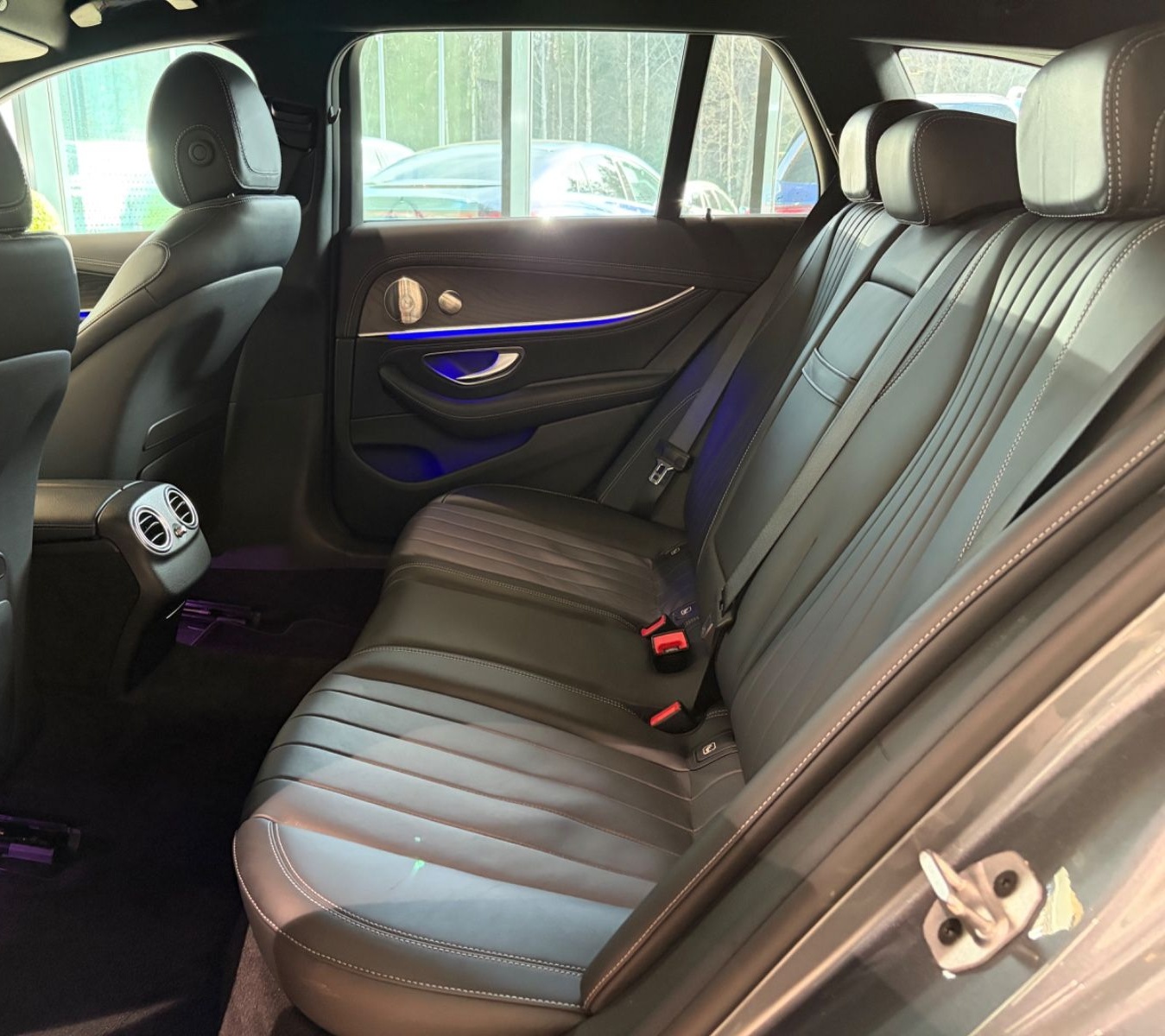 Mercedes-Benz E 400 d 4M T+AMG+AIR+HEADUP+DISTRO+BURM+AHK+360 foto 20