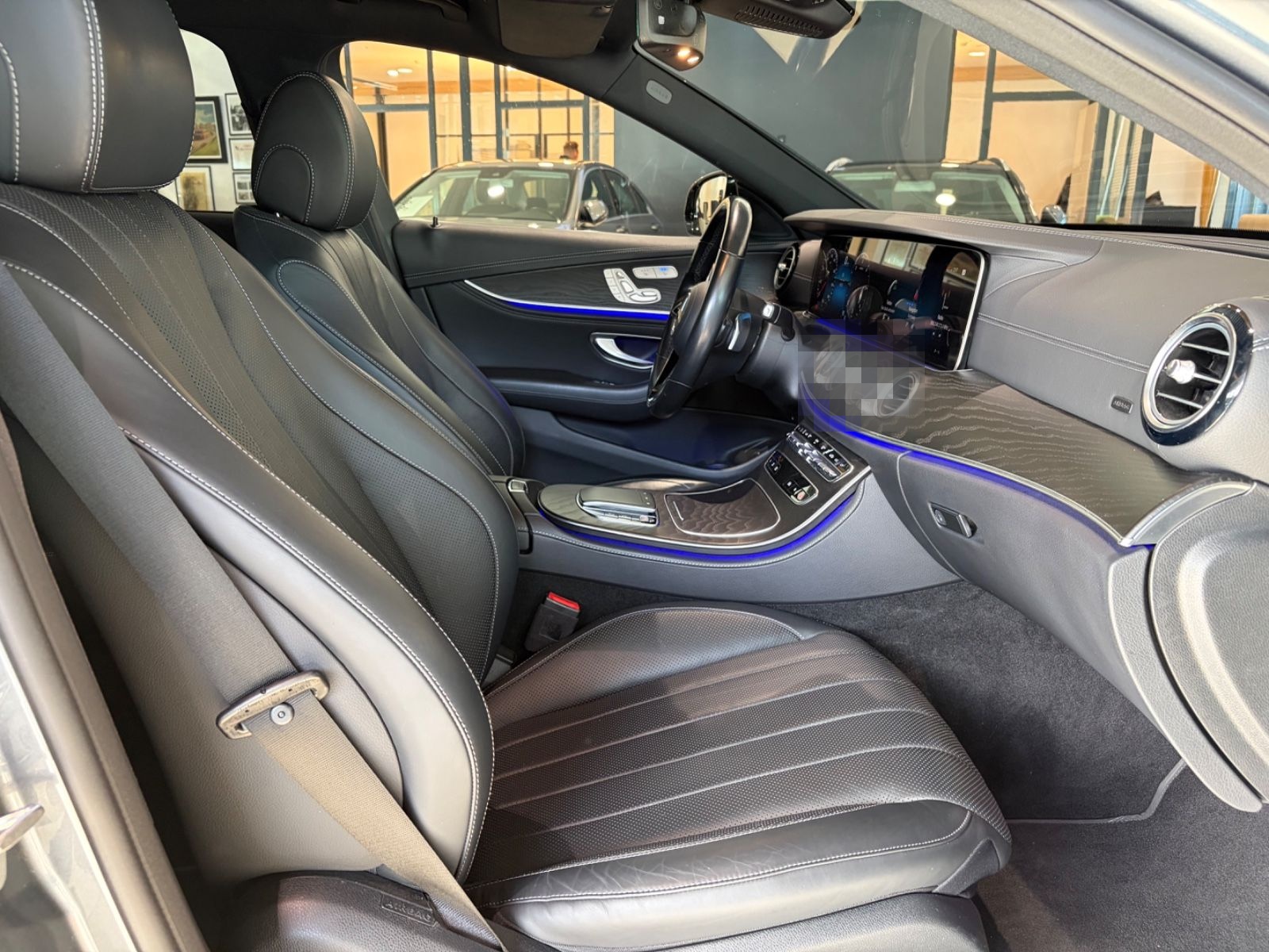 Mercedes-Benz E 400 d 4M T+AMG+AIR+HEADUP+DISTRO+BURM+AHK+360 foto 22