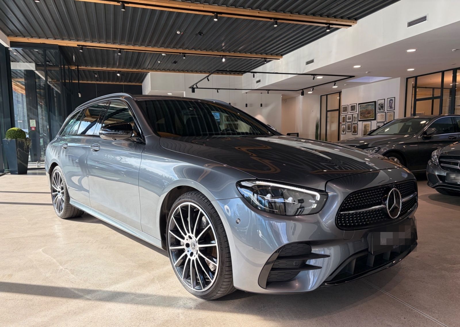 Mercedes-Benz E 400 d 4M T+AMG+AIR+HEADUP+DISTRO+BURM+AHK+360 foto 4