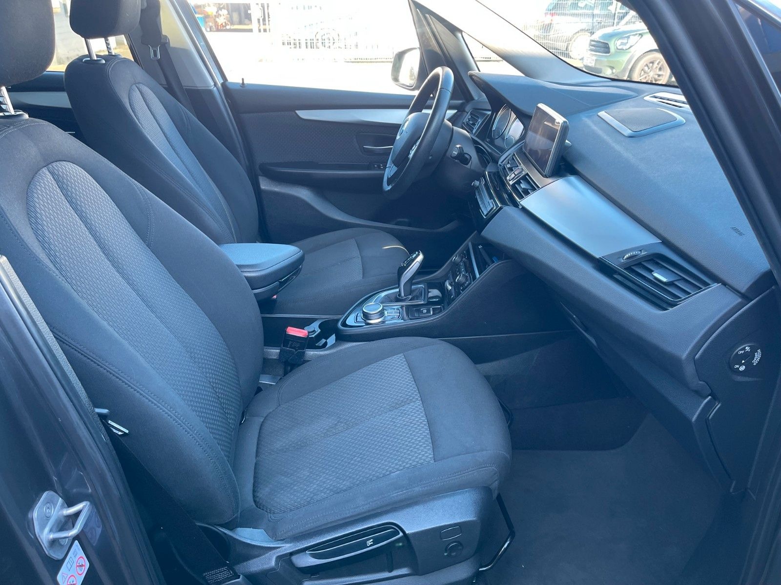 BMW 218 d xDrive Advantage Panorama LED Navi AHK foto 14