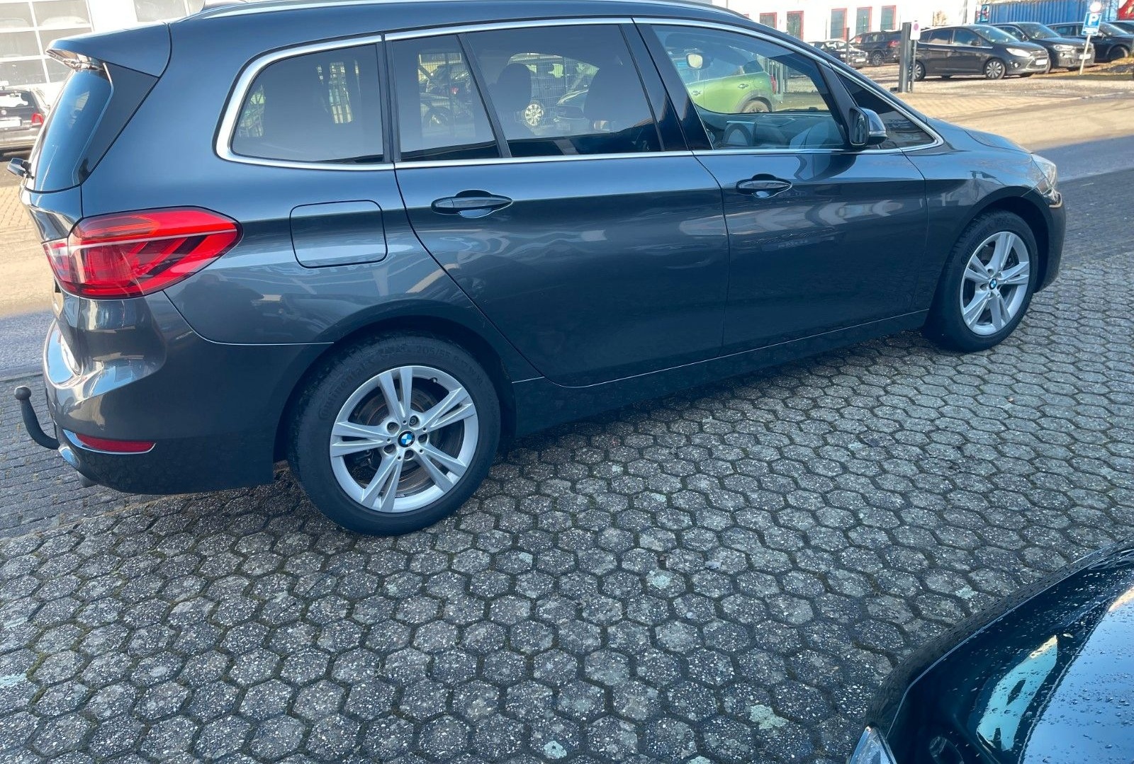 BMW 218 d xDrive Advantage Panorama LED Navi AHK foto 7