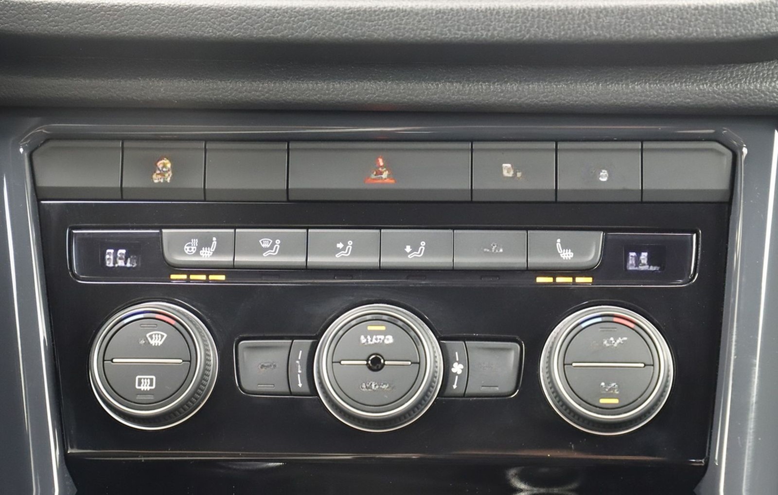 Volkswagen T-Roc 2.0TSI DSG Sport 4Motion Navi Virtual ACC foto 17