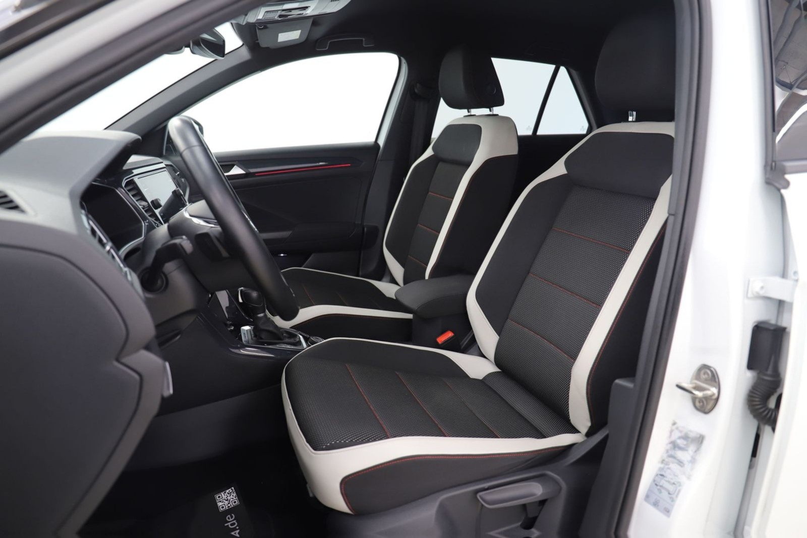 Volkswagen T-Roc 2.0TSI DSG Sport 4Motion Navi Virtual ACC foto 9