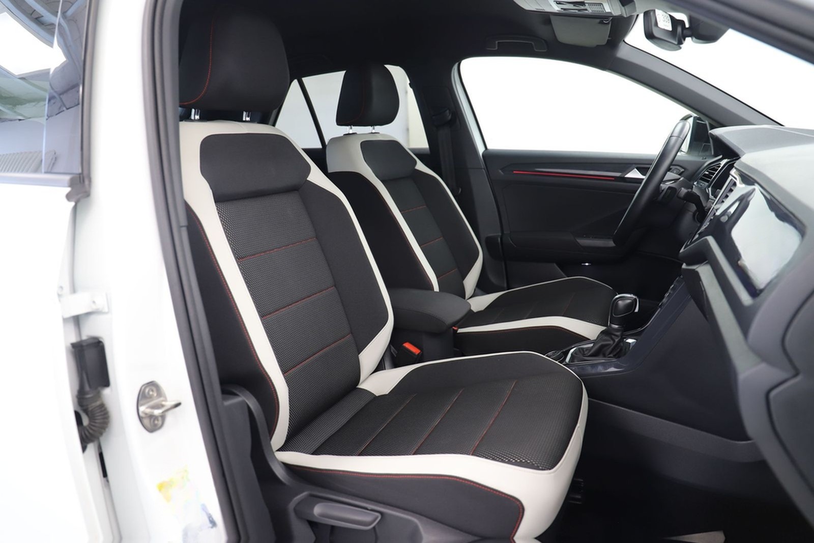 Volkswagen T-Roc 2.0TSI DSG Sport 4Motion Navi Virtual ACC foto 10