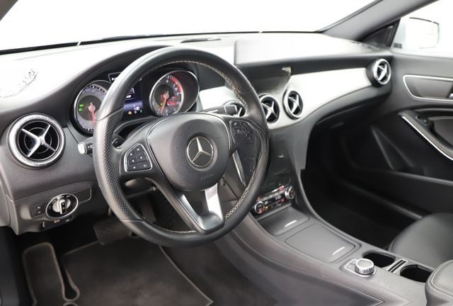 Mercedes-Benz CLA 250 211PS 7G Shooting Brake Memory Leder foto 23