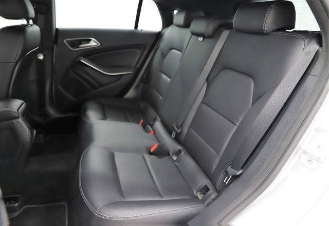 Mercedes-Benz CLA 250 211PS 7G Shooting Brake Memory Leder foto 29