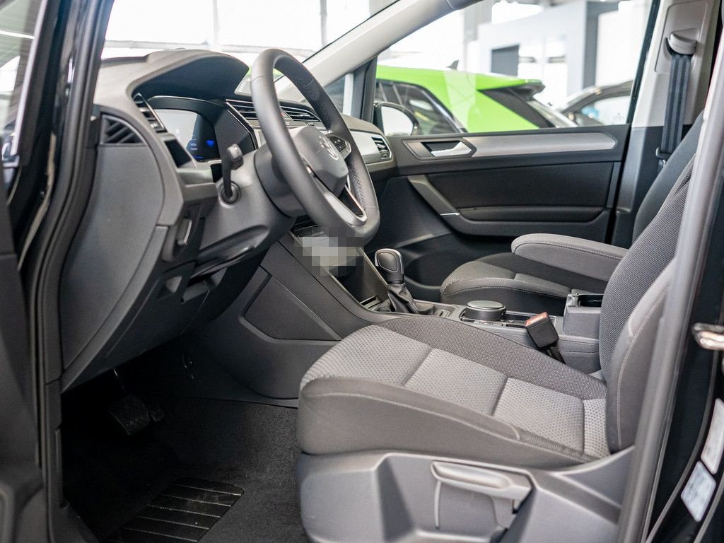 Volkswagen Touran Comfortline 1,5 l TSI DSG AHK 7-SITZER BT foto 24